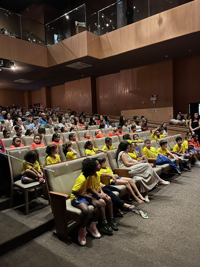 Crianças de Cmei da Piedade apresentam musicalização no Palácio da Cultura Sônia Cabral