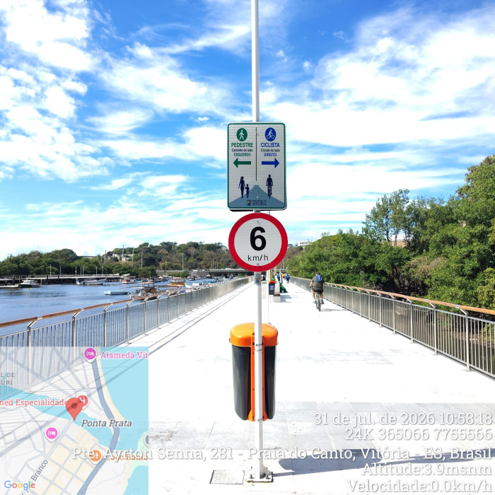 Novas placas de sinalização no Canal de Camburi
