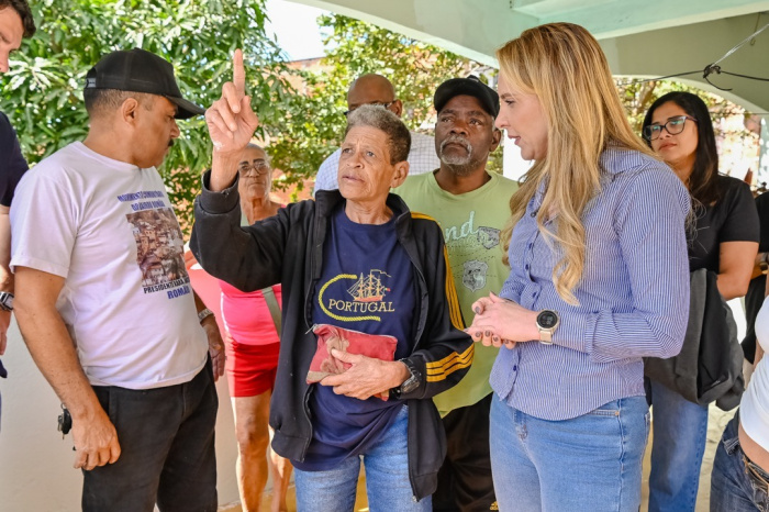Entrega de Casa pelo Bônus Moradia para Rosiane de Freitas