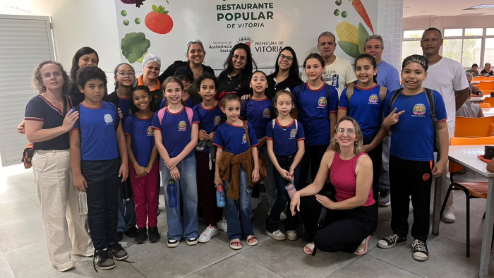 Estudantes de Domingos Martins visitam Restaurante Popular de Vitória