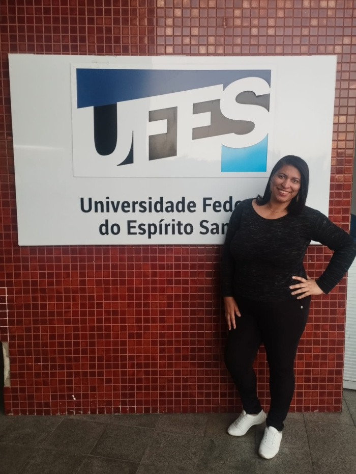 Simone é uma das autoras