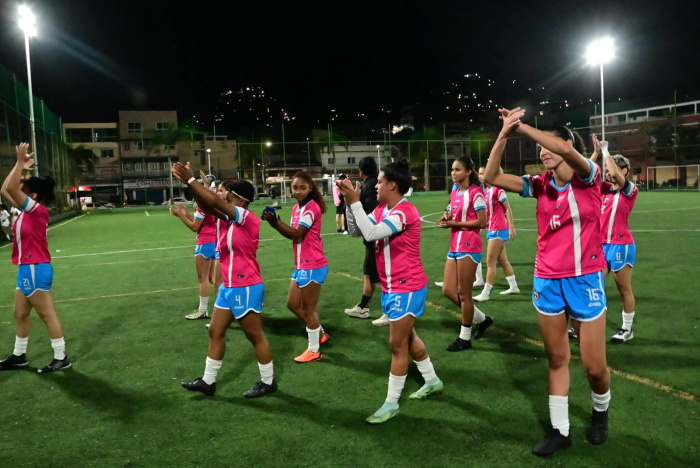 Estadual FC - Finalista feminino em busca do quinto troféu da Copa Vitória das Comunidades.