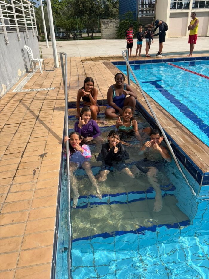 Primeira turma do Projeto Vela Capixaba para Todos da Escola Náutica da Ilha das Caieiras